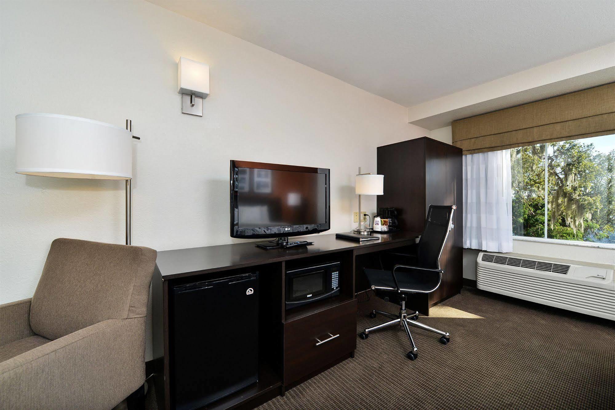 Sleep Inn & Suites Riverfront Эллентон Экстерьер фото